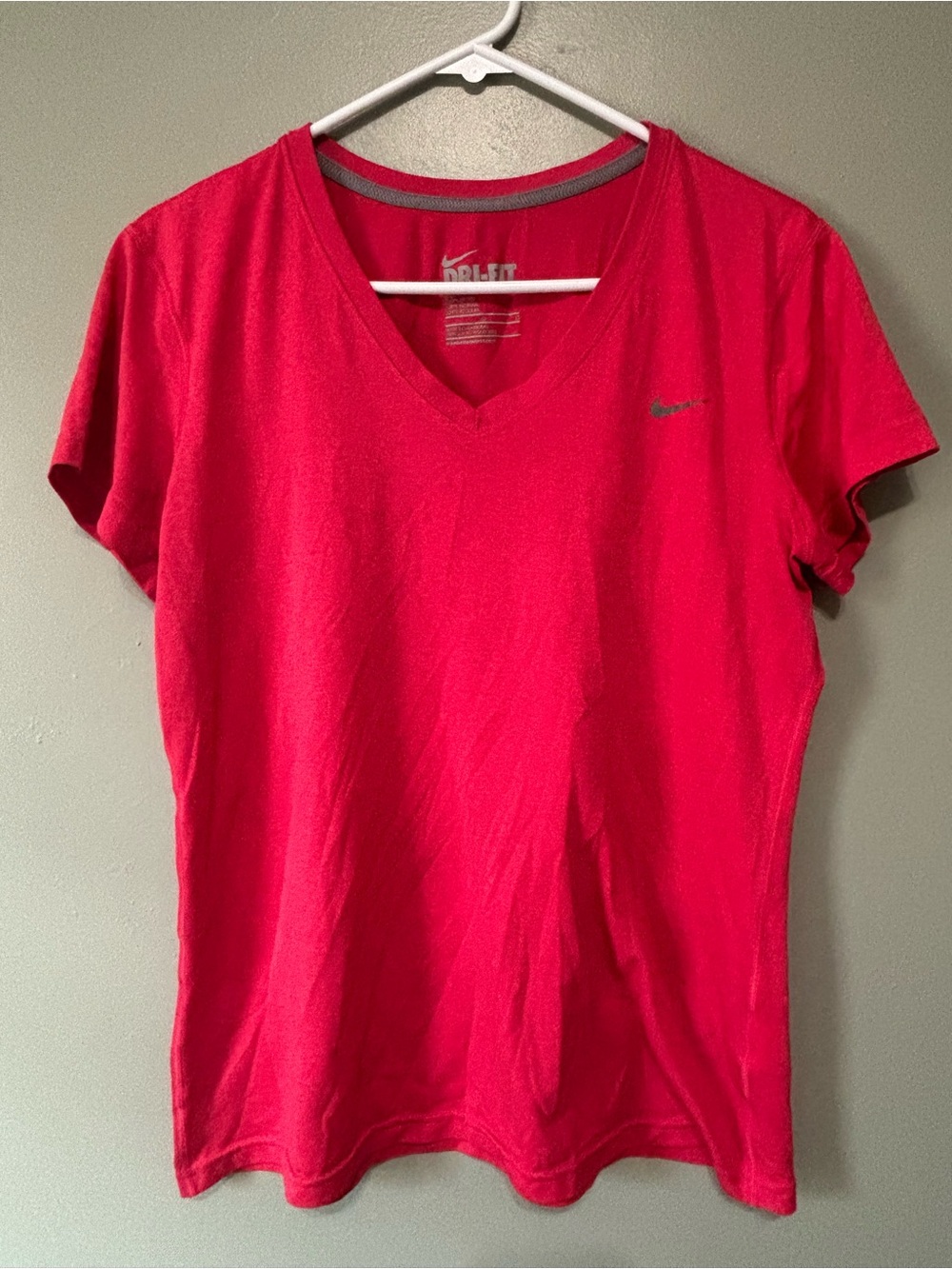 Nike Dri-FIT Women’s Pink Fuchsia V Neck Performance Shirt Short Sleeve Athletic